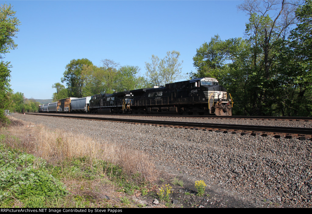 NS 4546 and 4803 take train 10K east through Cove PA